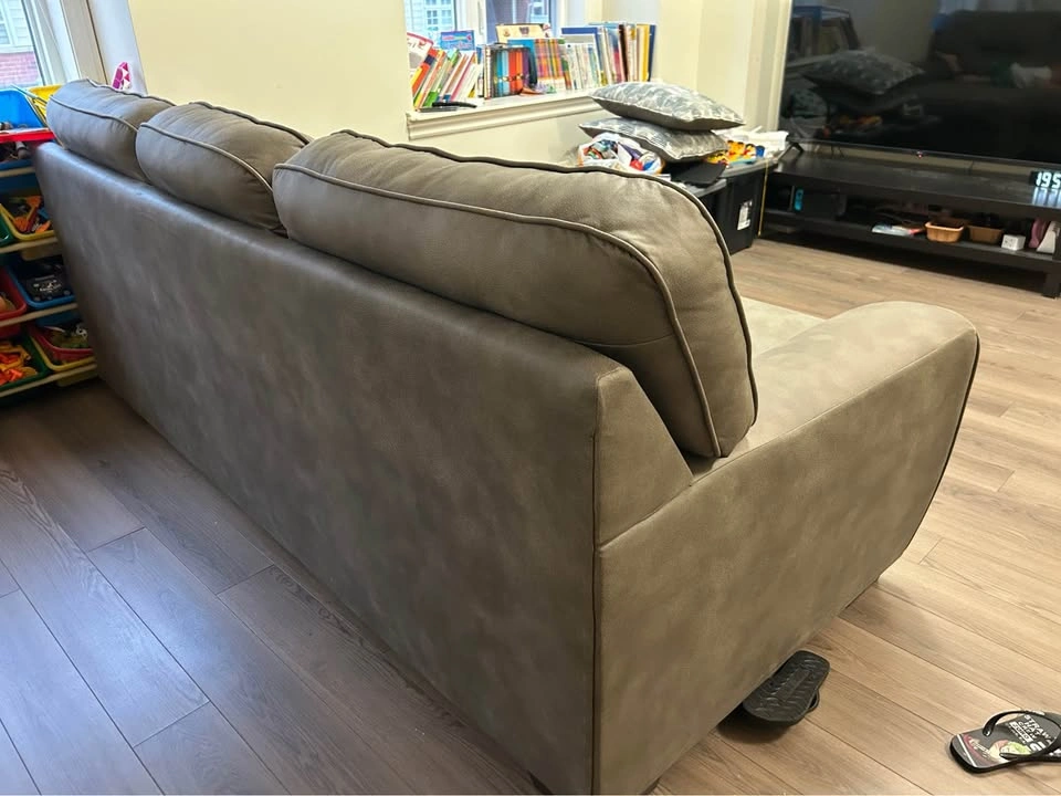 Couches - photo 3