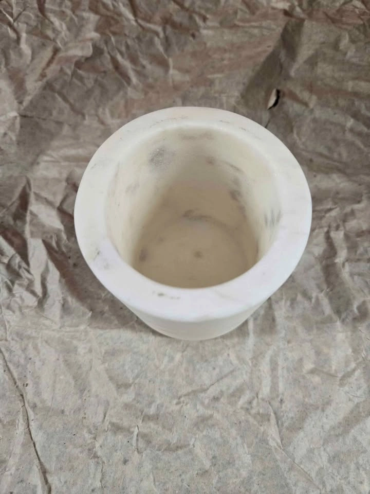 White Marble Cup Holder approx 3.5in tall - photo 4