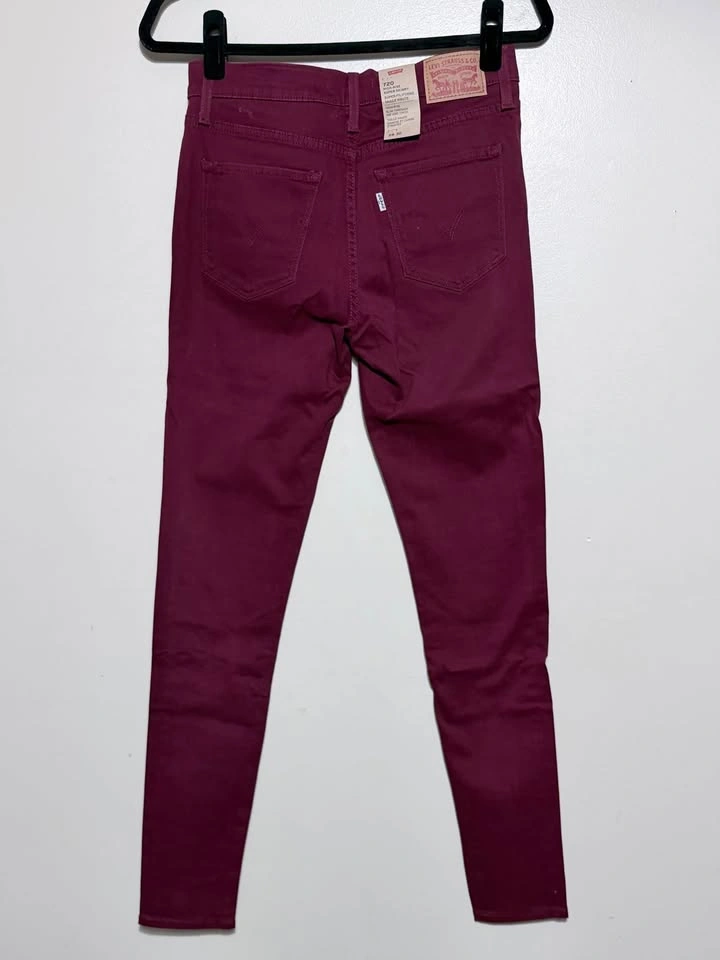 NWT Levi's 720 High-Rise Super Skinny Burgundy Size 28 - photo 5