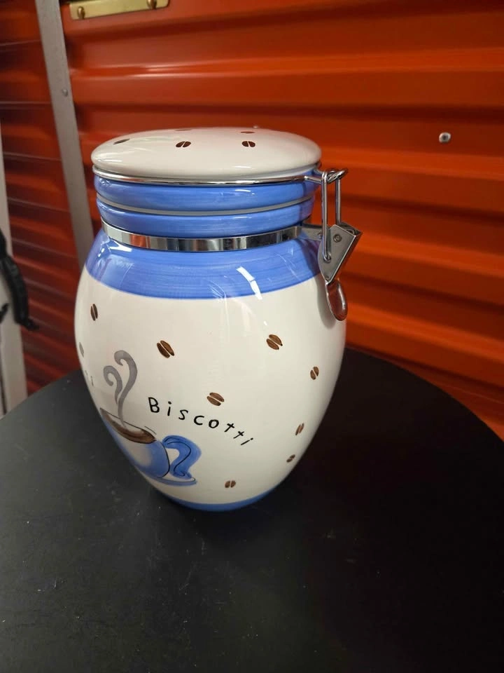Cute Biscotti Coffee Bean Ceramic Jar w/ Clamp Lid - photo 2