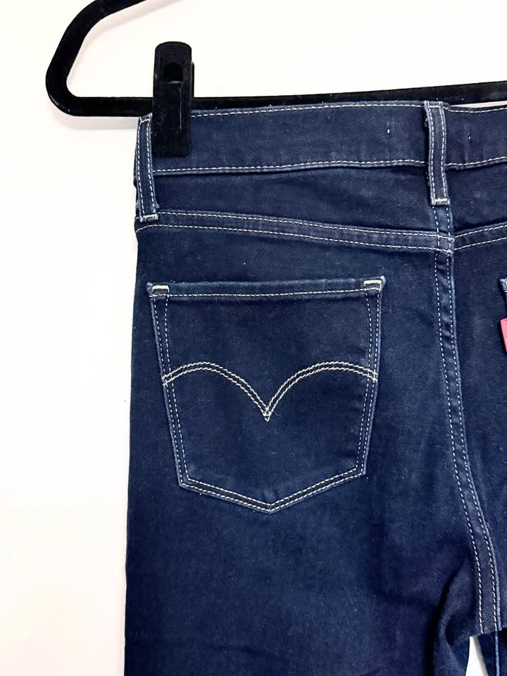 Levi’s 720 High Rise Super Skinny Jeans Dark Indigo NWOT Size 27 - photo 4