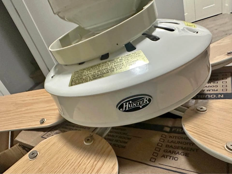 Hunter Ceiling Fan with Light Kit – 5 Blade Wood Finish – Workin