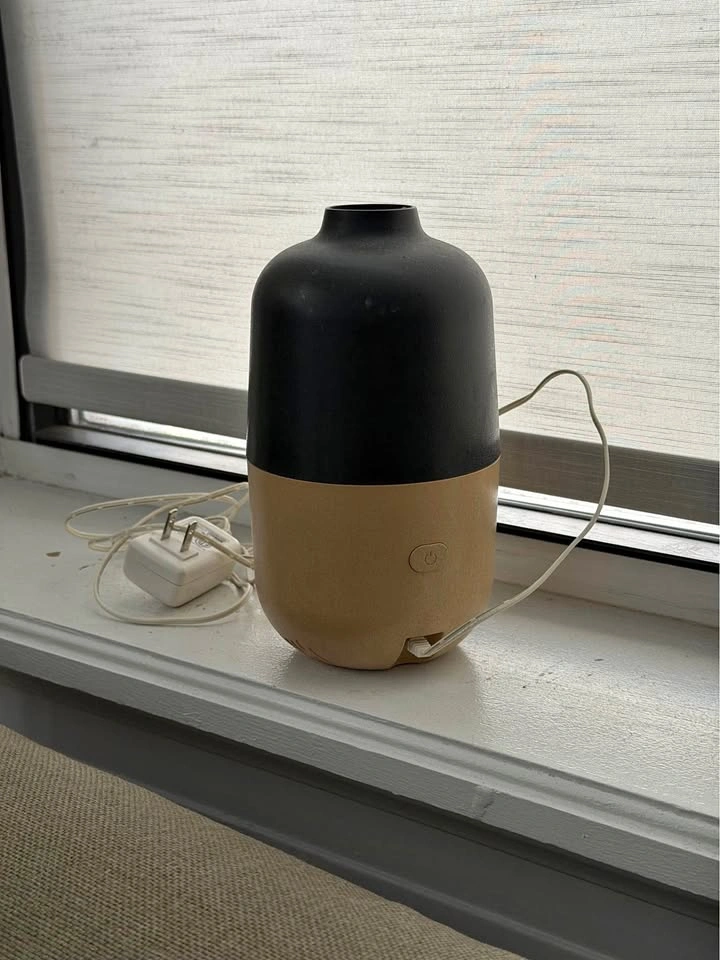 Black and Tan Speckle Medium Diffuser - Threshold