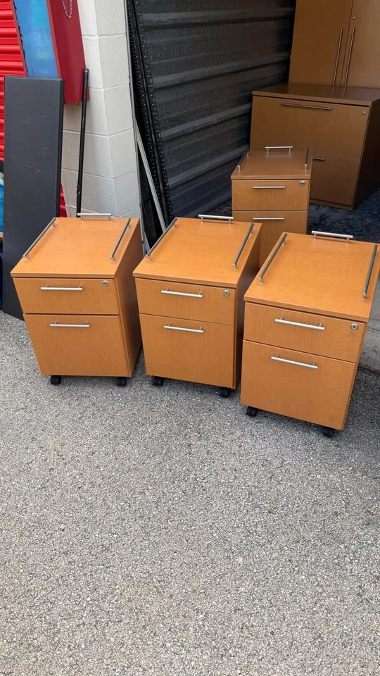 Set of 4 Röhr Wood Mobile File Cabinets w/ Locks & Wheels - photo 2
