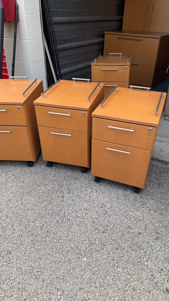Set of 4 Röhr Wood Mobile File Cabinets w/ Locks & Wheels - photo 5