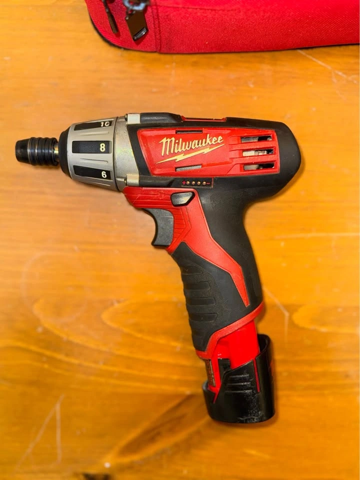 Milwaukee M12 Compact Drill/Driver Kit - photo 2