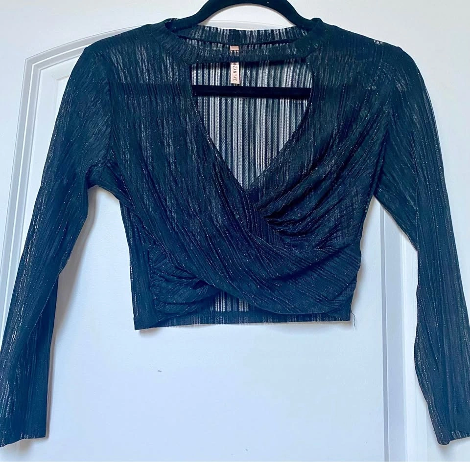Crop top - Black with gold threads - Size small