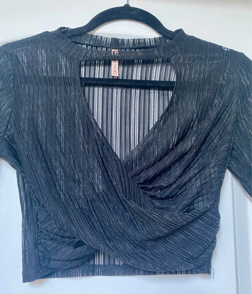 Crop top - Black with gold threads - Size small - photo 2