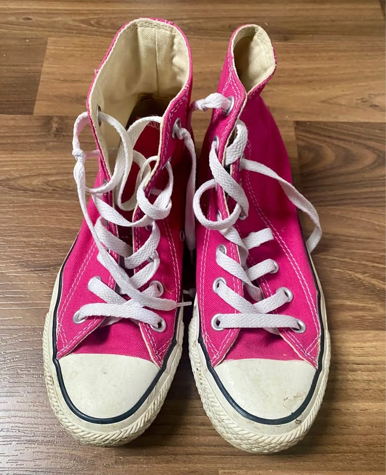 Converse High Tops Size 5.5 - photo 2