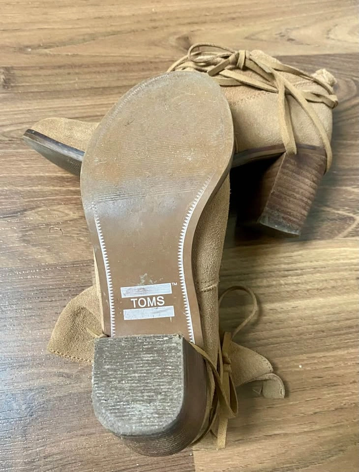 Tom's Suede Tan Ankle Boots - photo 4