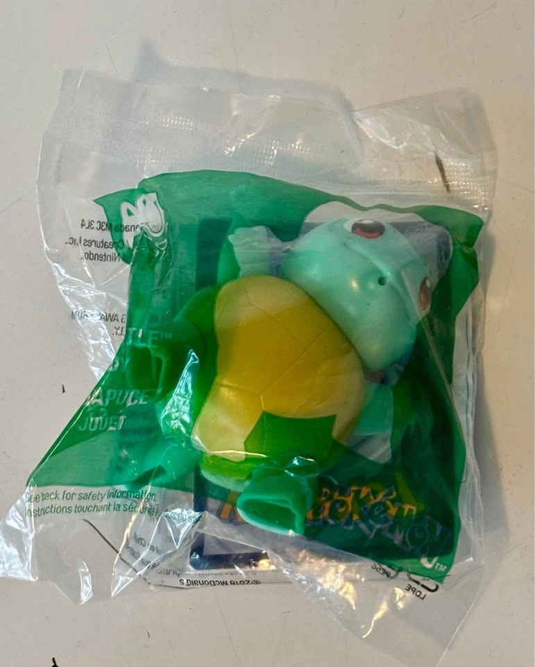 Lot of 10 McDonalds 2019 Pokemon toys with TCG promo cards - photo 3