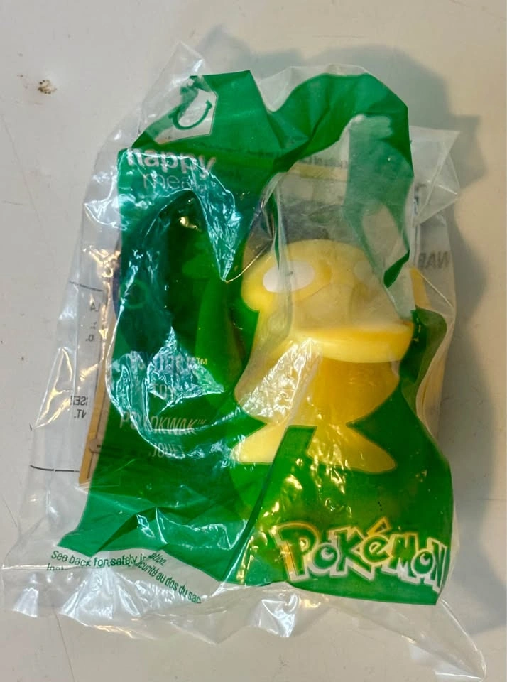 Lot of 10 McDonalds 2019 Pokemon toys with TCG promo cards - photo 4