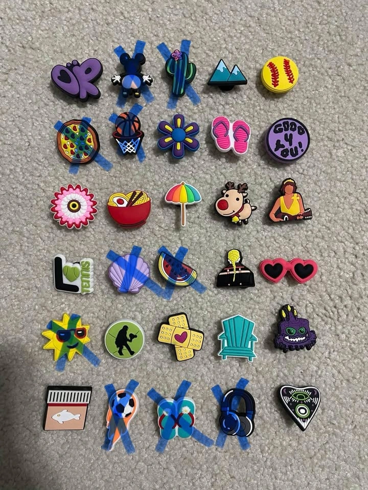 3 Free Jibbitz/Croc Charms - photo 5