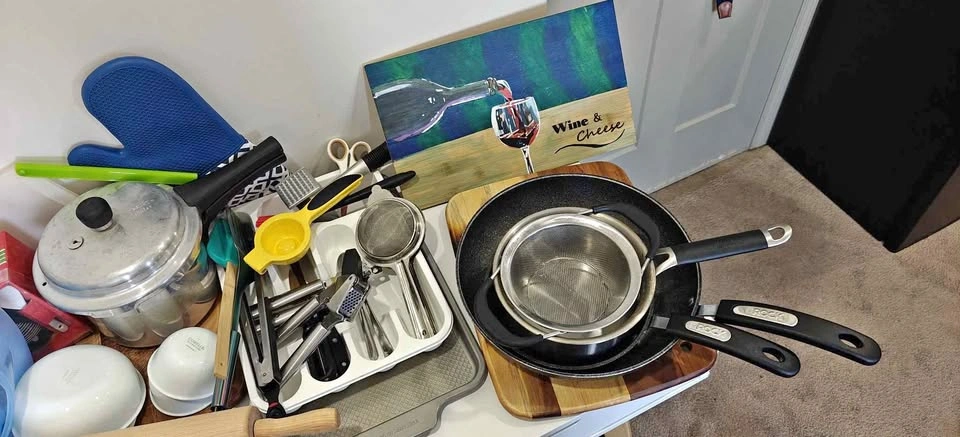 MOVEOUT SALE, KITCHEN STUFF UTENSILS