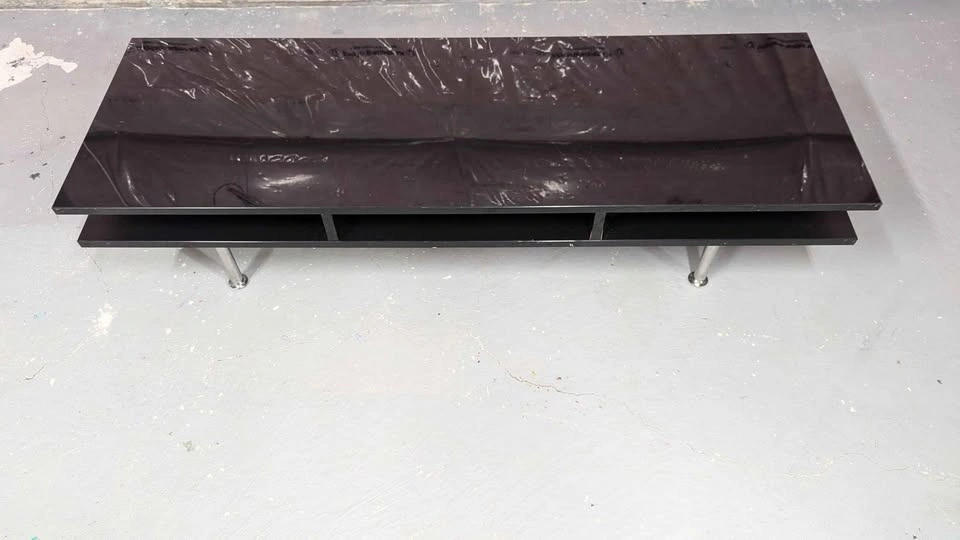 MUST GO IMMEDIATELY!!!! LACK TV-bench $25.00