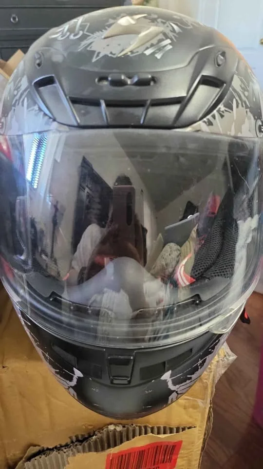 URGENTLY SELLING Motorbike Scorpion helmet MOVING SALE image indicator(4)