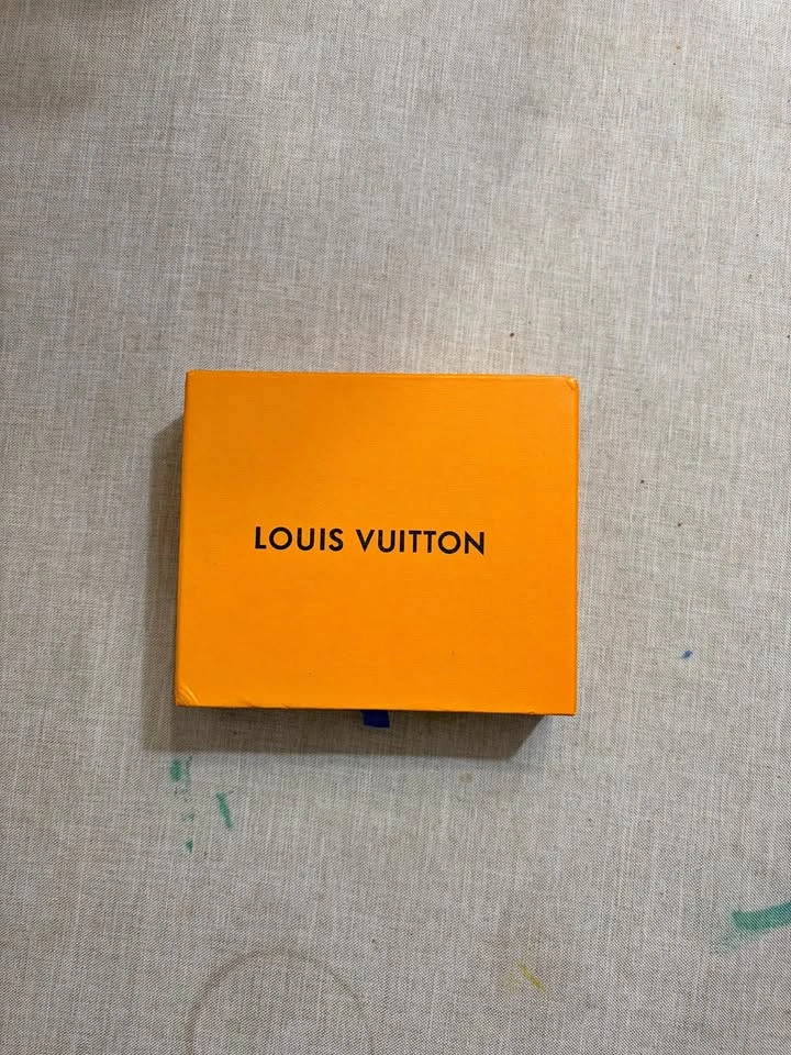 Louis Vuitton Monogram Wallet (no box)(we can negotiate)