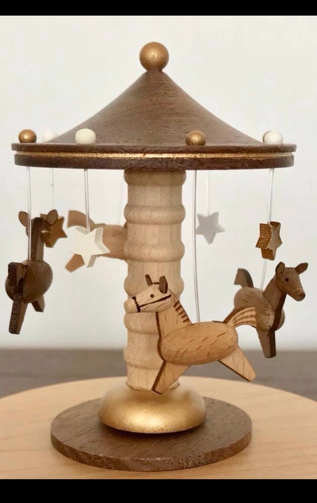 Brand new Wooderful Life Carousel music box