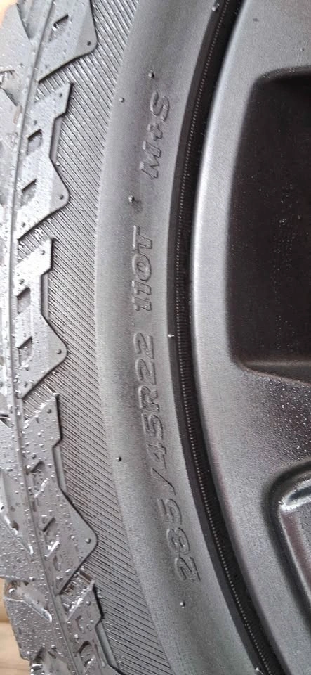 22" Rims and Tires - Dynapro AT2 285/45 110T M+S - photo 3