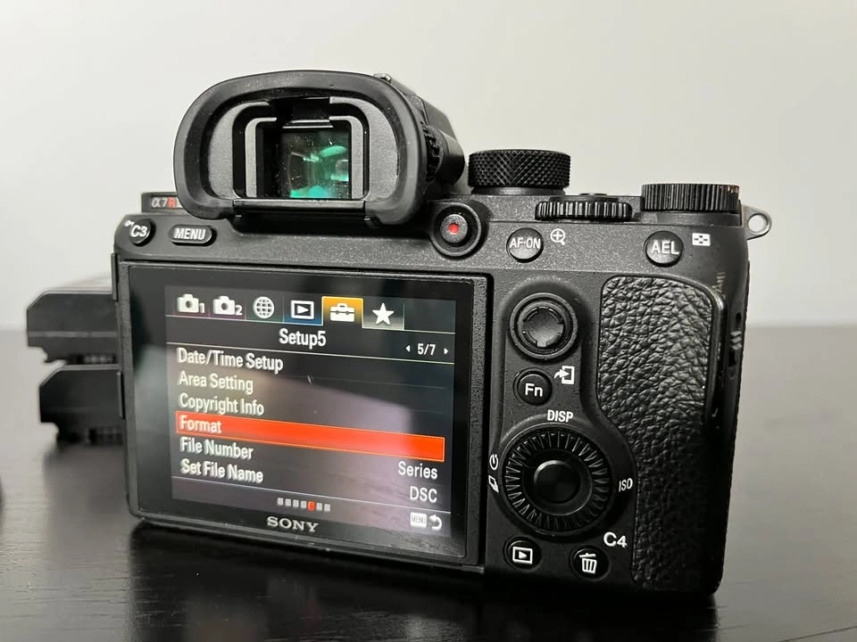 SONY A7Riii Camera and Kit - photo 4