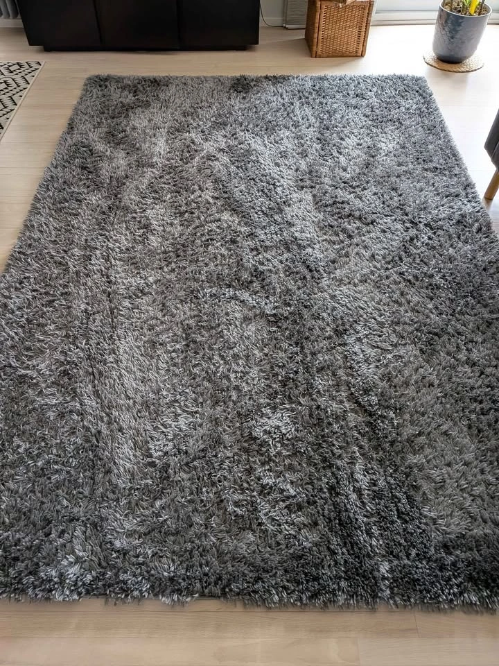 Metallic gray fluffy shaggy rug 6'7" x 9'3" - photo 2