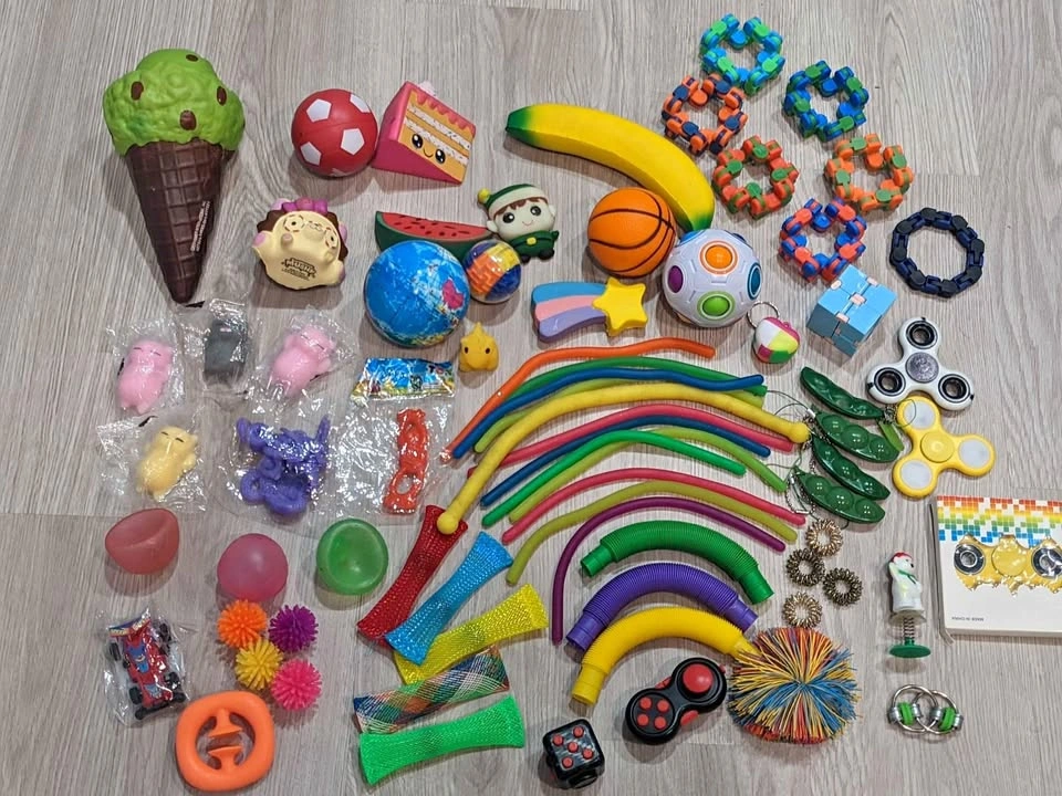 Huge Pack of Pop Its & Sensory Fidget Toys