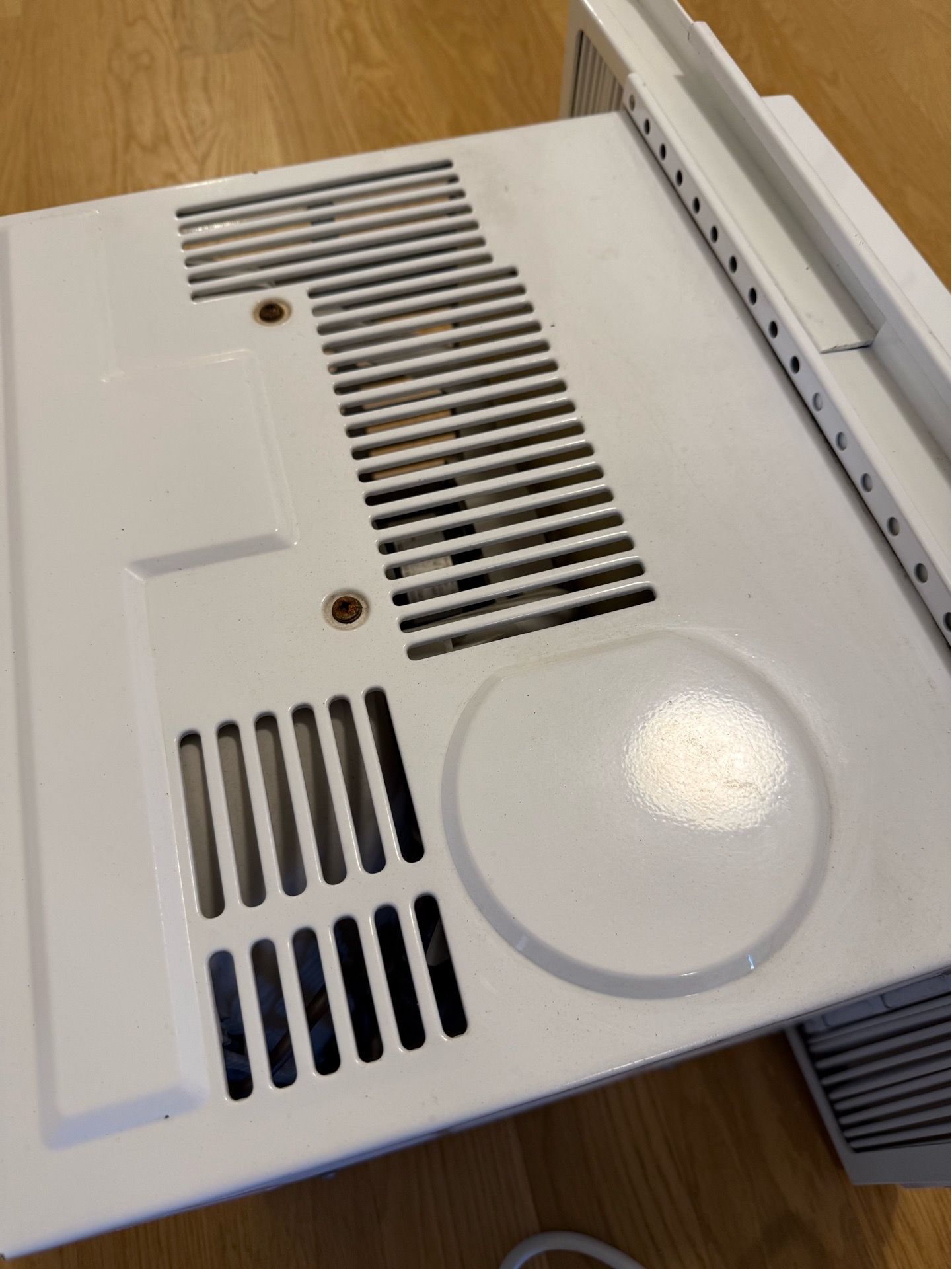 Frigidaire AC - photo 3