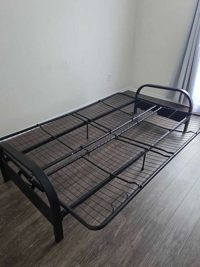 Queensize Sofa Bed - photo 4