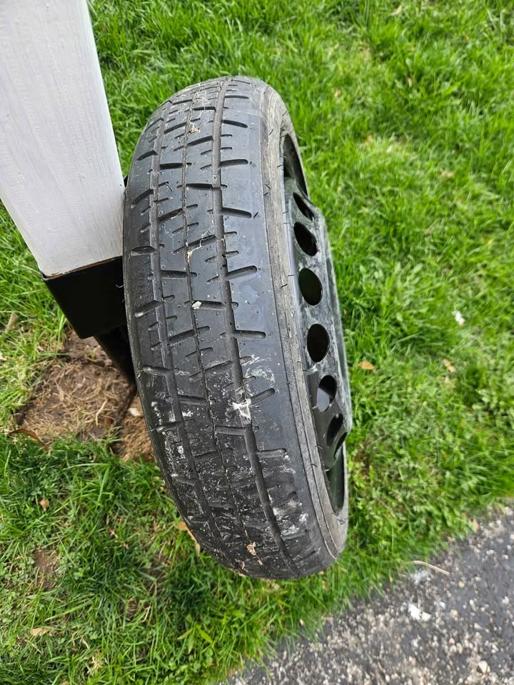Spare Tire Donut T125/70D15 - 5-Lug - Like New - photo 2