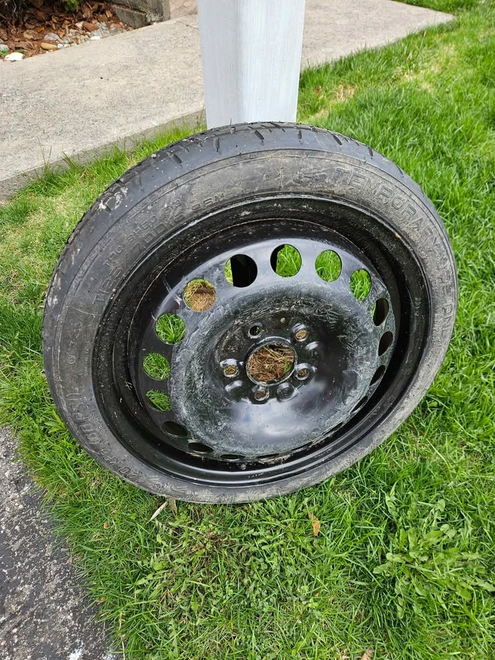 Spare Tire Donut T125/70D15 - 5-Lug - Like New - photo 3