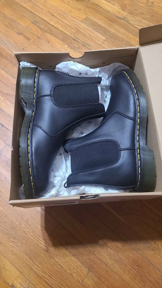 Dr. Martens Chelsea Boot 2976 Unisex Mens Sz 9 - photo 3