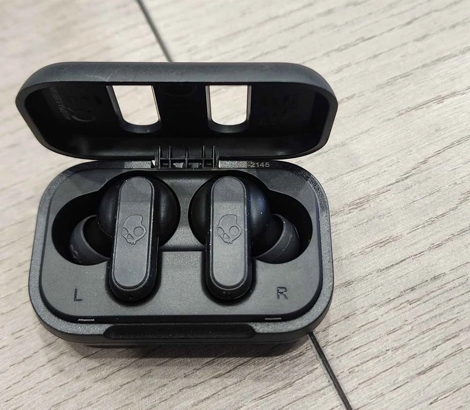 Skullcandy Wireless Bluetooth Earbuds - photo 2