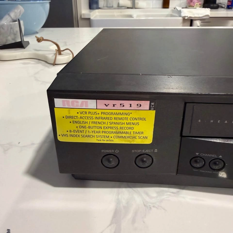RCA VCR VHS Player VR519 Tested Works Cleaned No Remote - photo 2