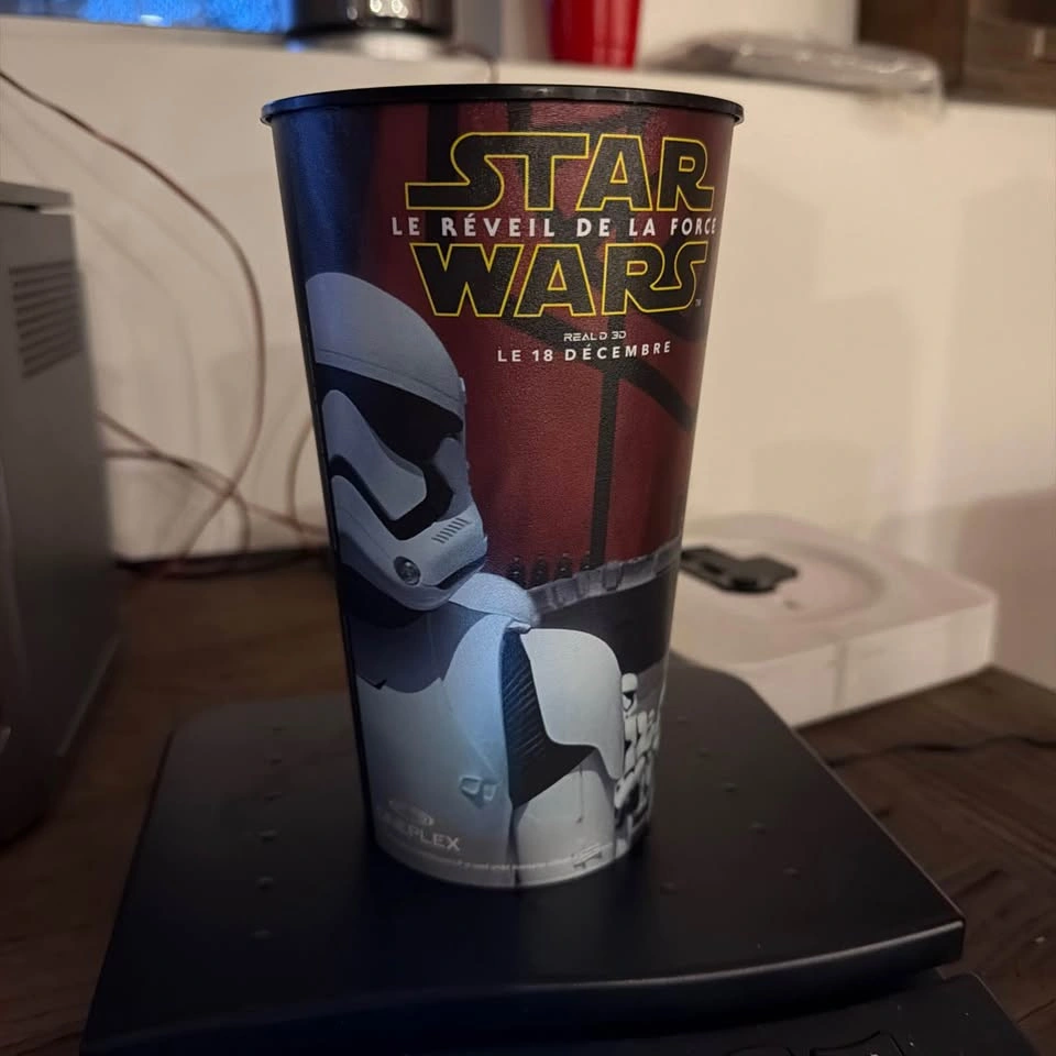 Star Wars Force Awakens Collectors Cup - photo 2