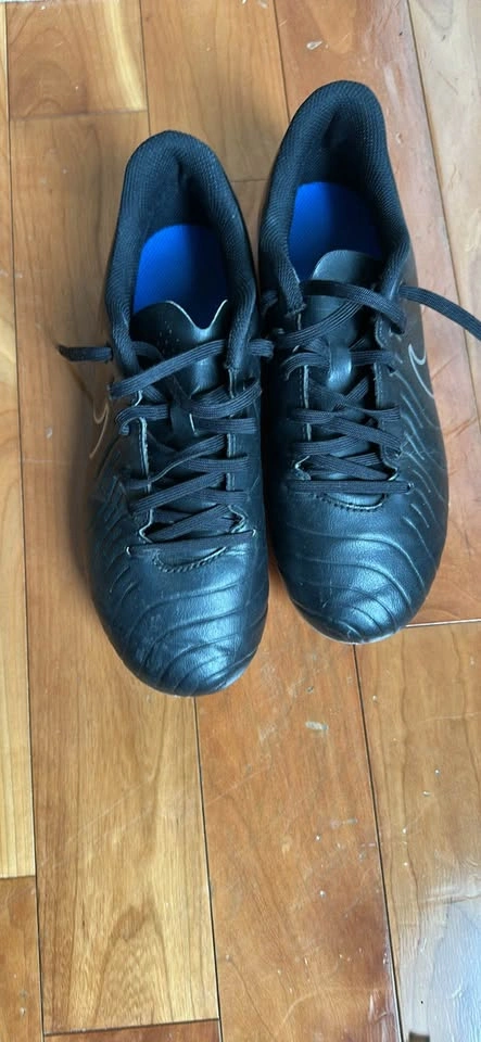 Nike Soccer Cleats - photo 2