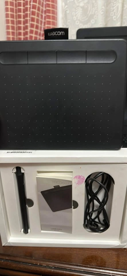 Wacom Intuos Drawing Tablet - photo 2