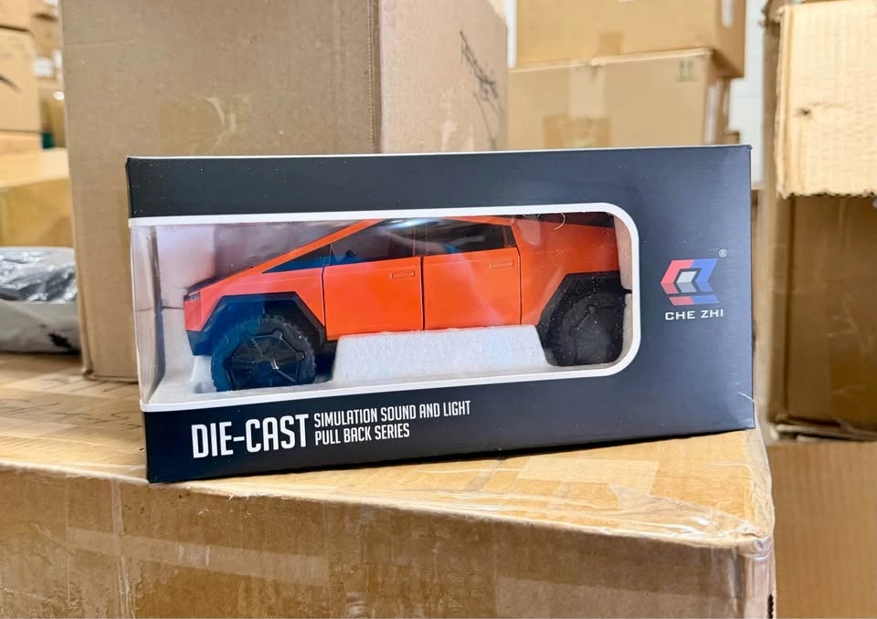Tesla Cybertruck + RV Trailer 1:32 Scale Bulk Lot - photo 3