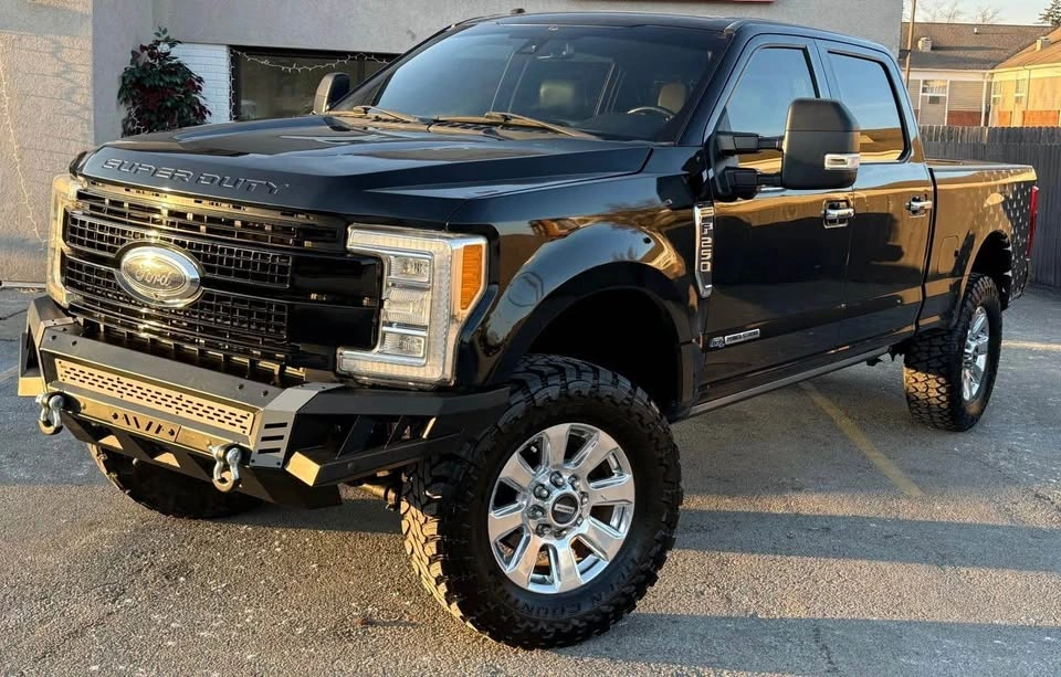 2017 Ford F250 Super Duty Platinum Crew Cab - photo 2