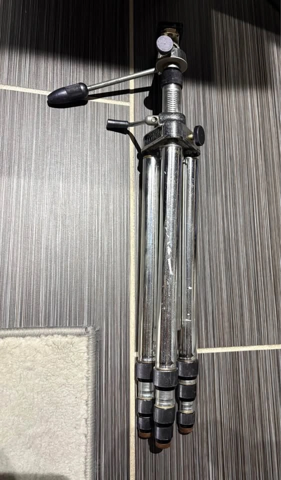 Vintage Whitehall Elevator Travelite Tripod (Model ETR-1) - photo 5