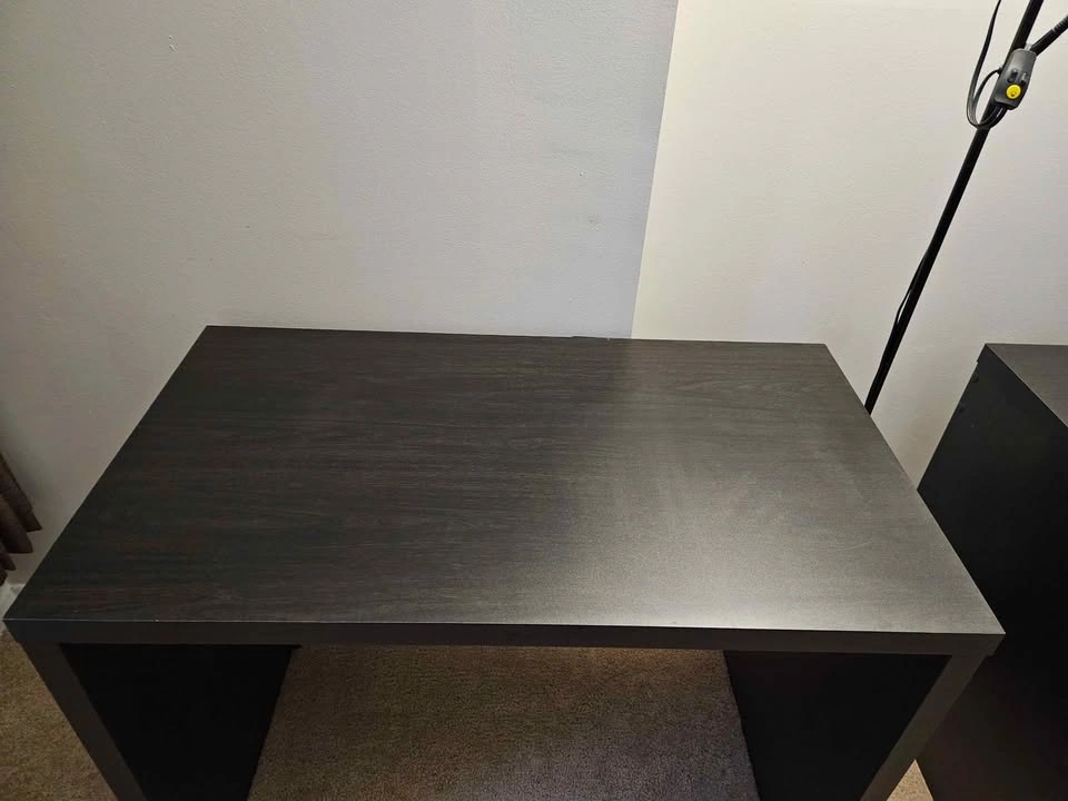 Table/Desk ($30) - photo 3