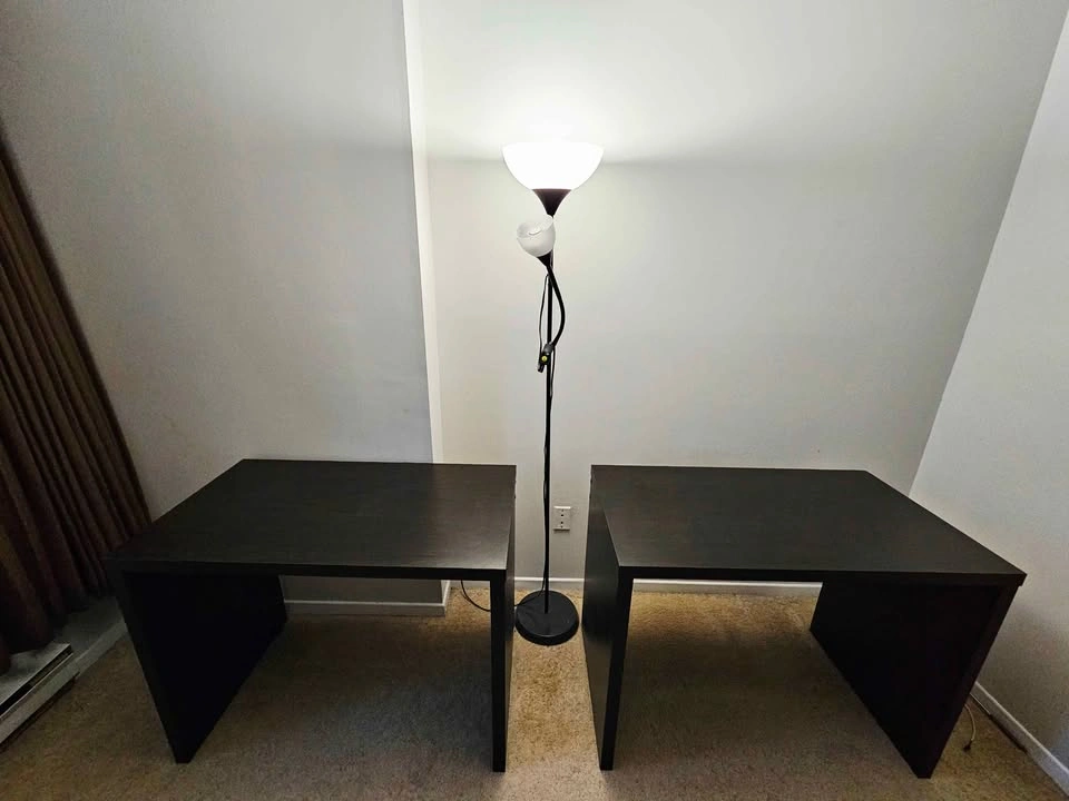 Table/Desk ($30) - photo 4