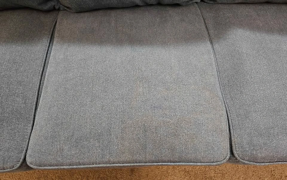 Sofa/Couch (3 Seater) + Throw Pillows & Blanket - photo 3