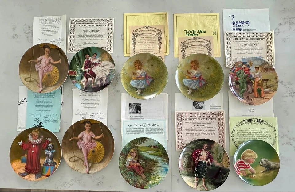 Vintage Collector Plate Set w/ Certificates