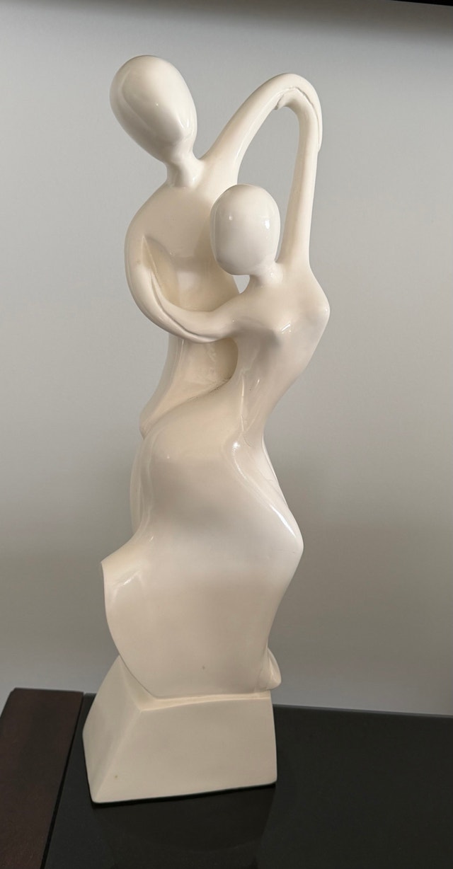 Sleek White Abstract Statue – Minimalist Home Decor - photo 3