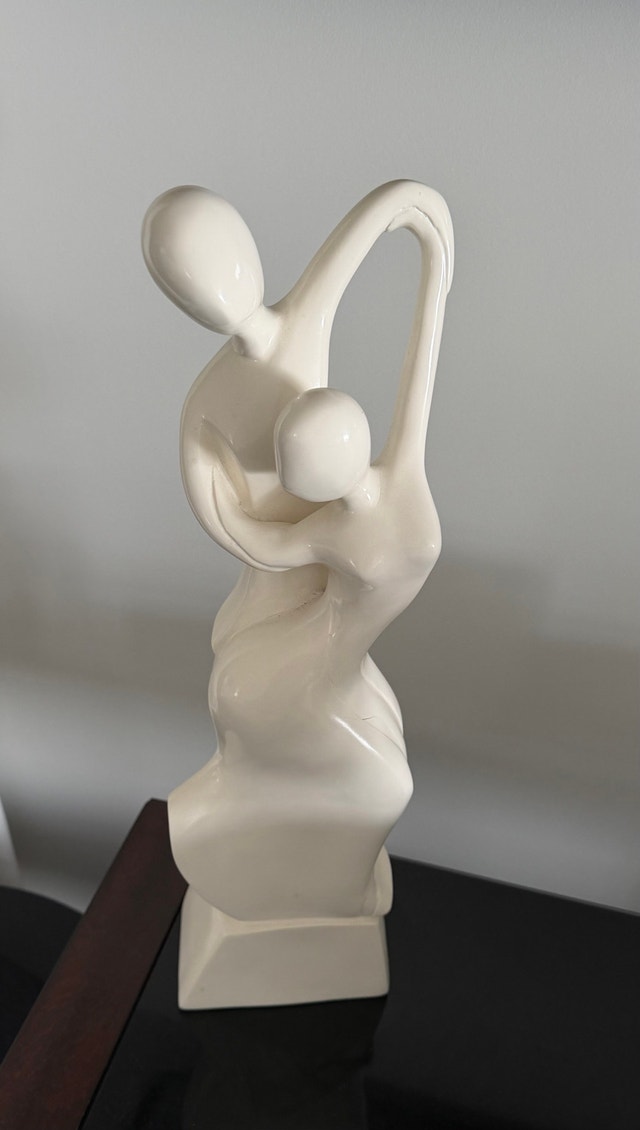 Sleek White Abstract Statue – Minimalist Home Decor - photo 4