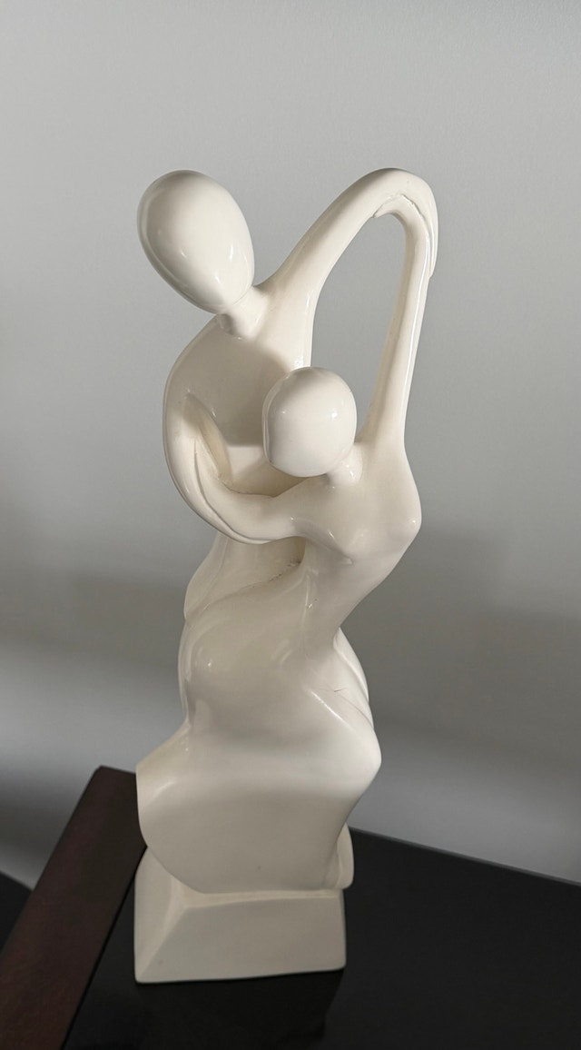 Sleek White Abstract Statue – Minimalist Home Decor - photo 5