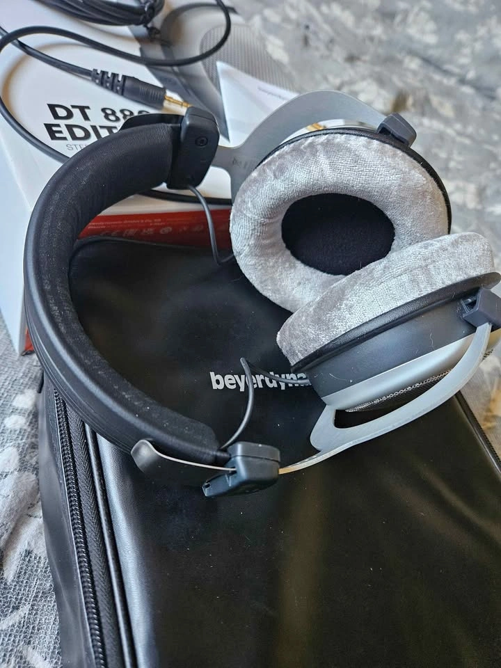 Beyerdynamic DT 880 Edition Headphones - photo 2