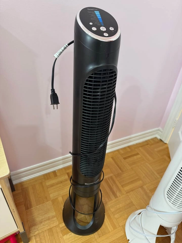 Honeywell Standing Fans - photo 3