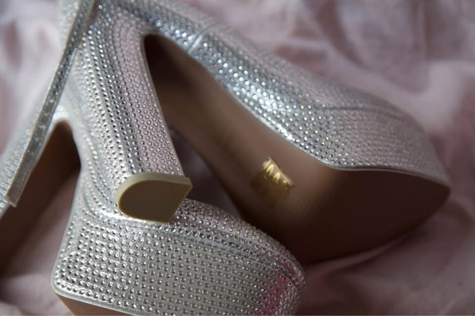 Rhinestone pumps size 8 - photo 3