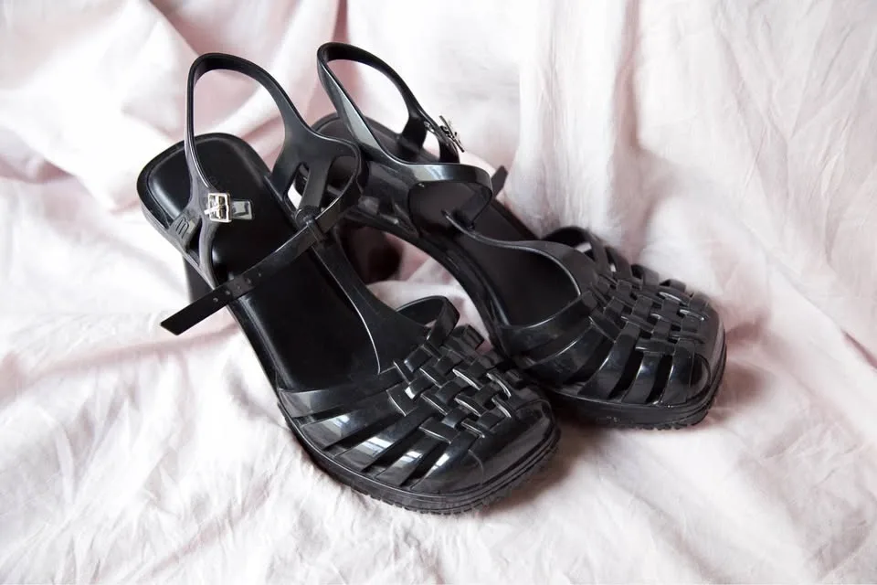 Melissa heels black size 8